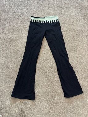 Lululemon Flare Groove Astropant Leggings Womens 6 Print Yoga Athleisure Black